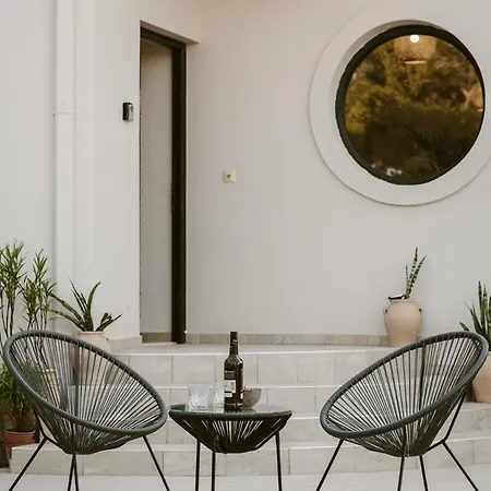 Alice On The Rocks Apartment *